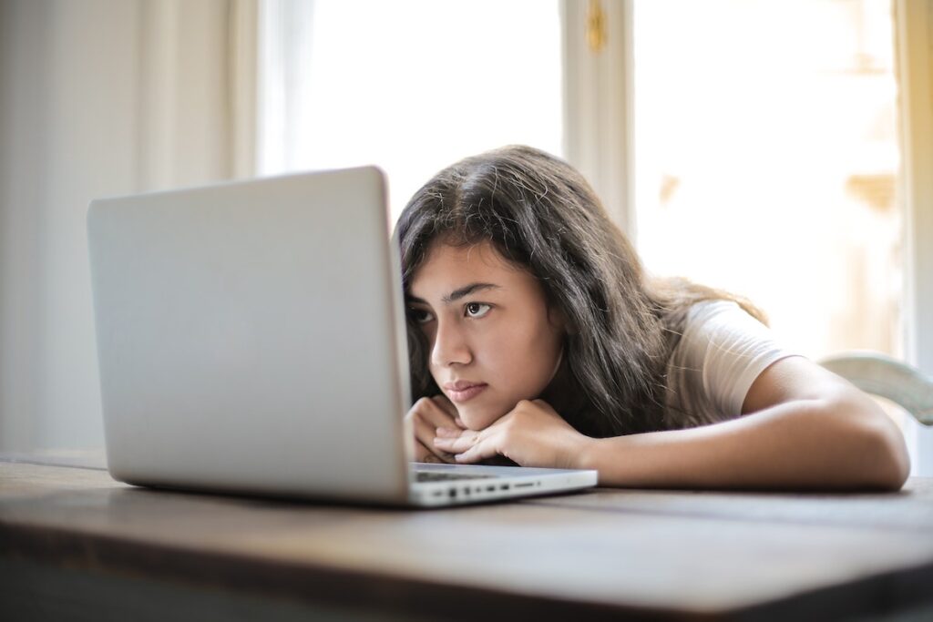 How to prevent eating disorders in adolescents